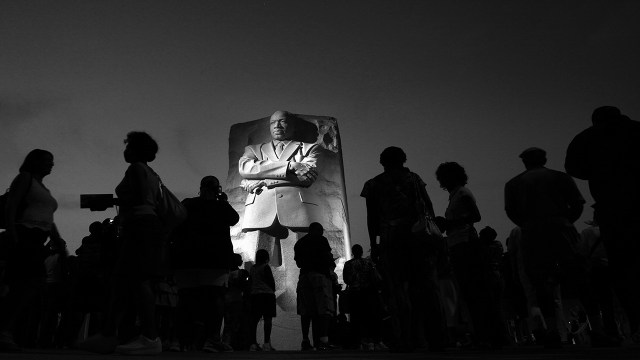 Photo showing visitors at the Martin Luther King Jr. Memorial in Washington, D.C. (Astrid Riecken/picture alliance via Getty Images)