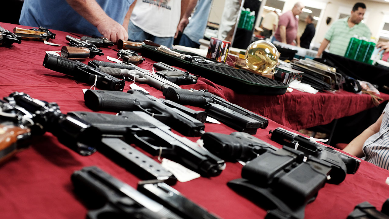 تقرير أمريكي: سوق الأسلحة النارية زاد عدة أضعاف خلال 20 عاما