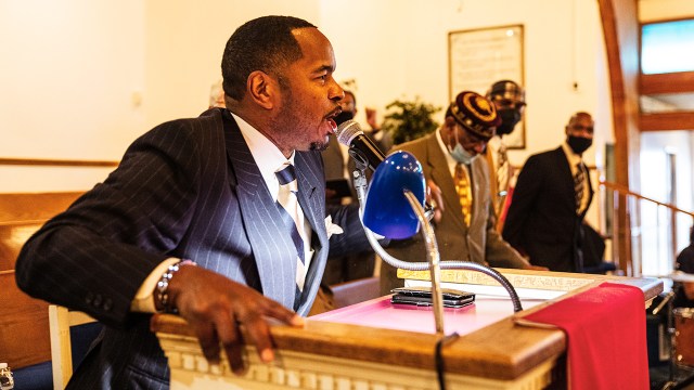 The Rev. Charles Elliot delivers a sermon at King Solomon Missionary Baptist Church in Louisville, Kentucky. (Jon Cherry/Getty Images)