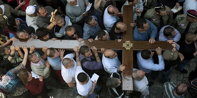 Christian Arab worshippers