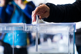 PRC_18.04.25_trustFactsDemocracy_dimock_260_173