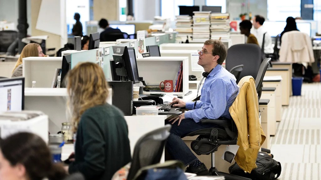 Decade-long decline in newsroom employment hit midcareer workers the hardest