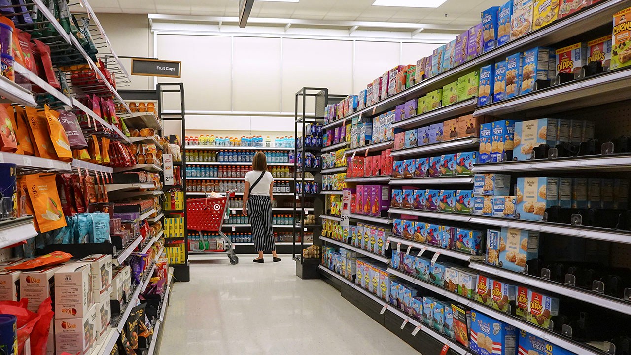 Americans' Views of Economy Slip, Inflation Still Seen as Major Problem ...