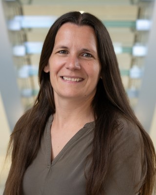 Download Anna Schiller's photo