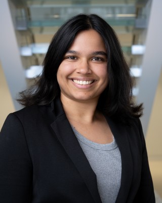 Download Mithila Samak's photo